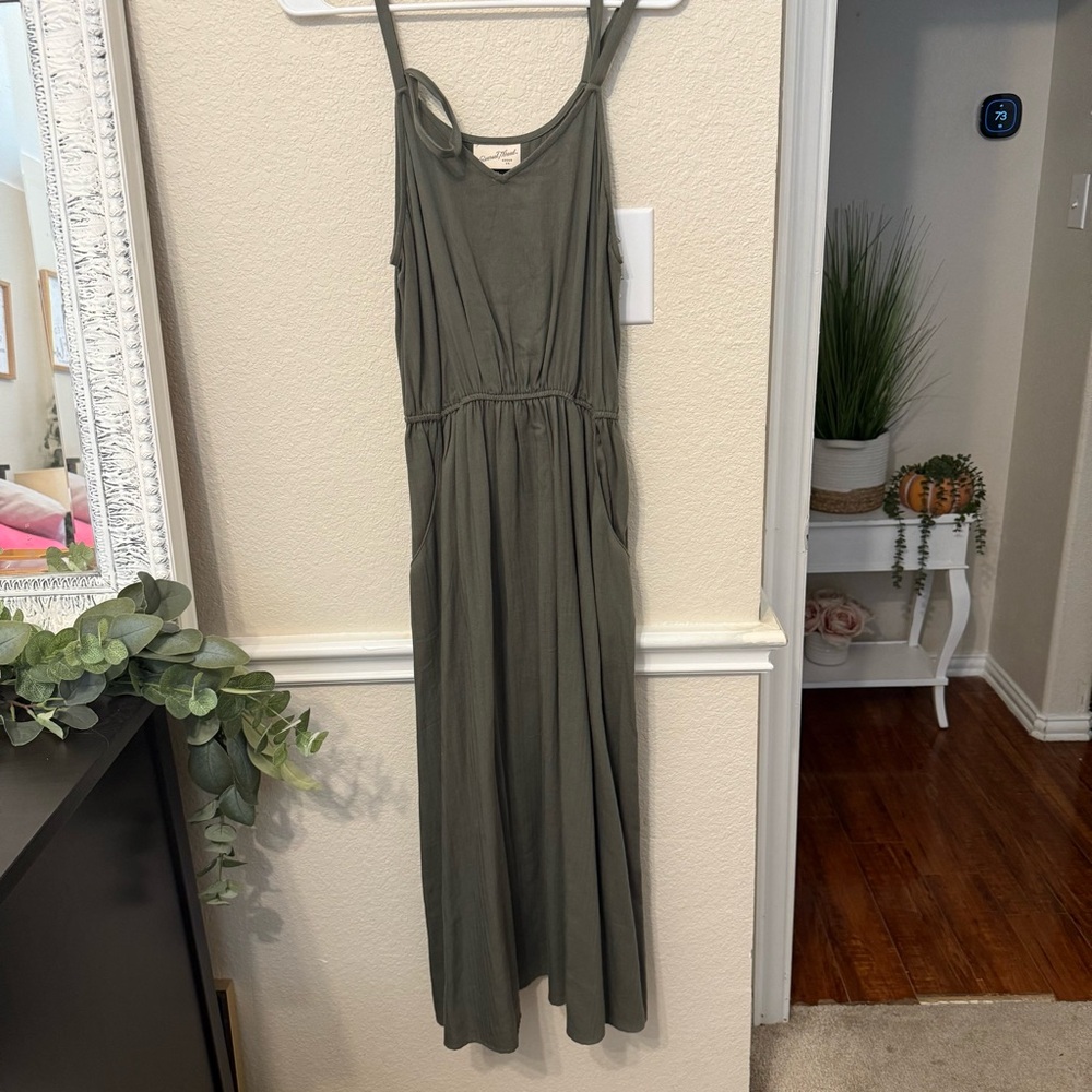Universal Threads Medium Olive Green Maxi Dress - image 7